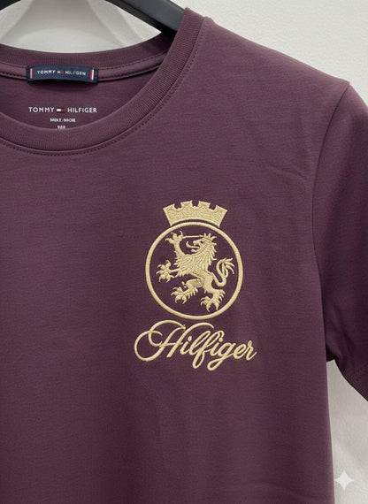 Tommy Wine Tee – Logo Zoom Detail	