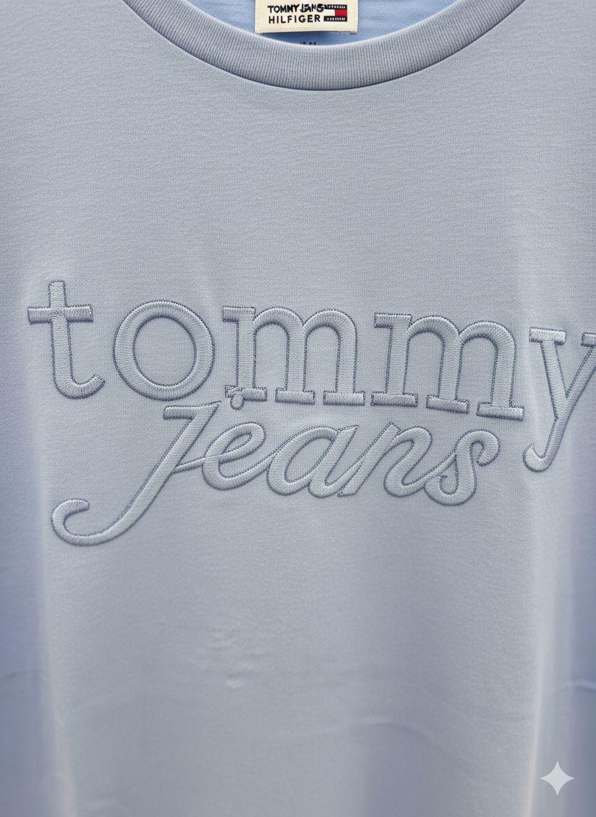 Tommy Sky Blue Tee – Logo Zoom Detail	