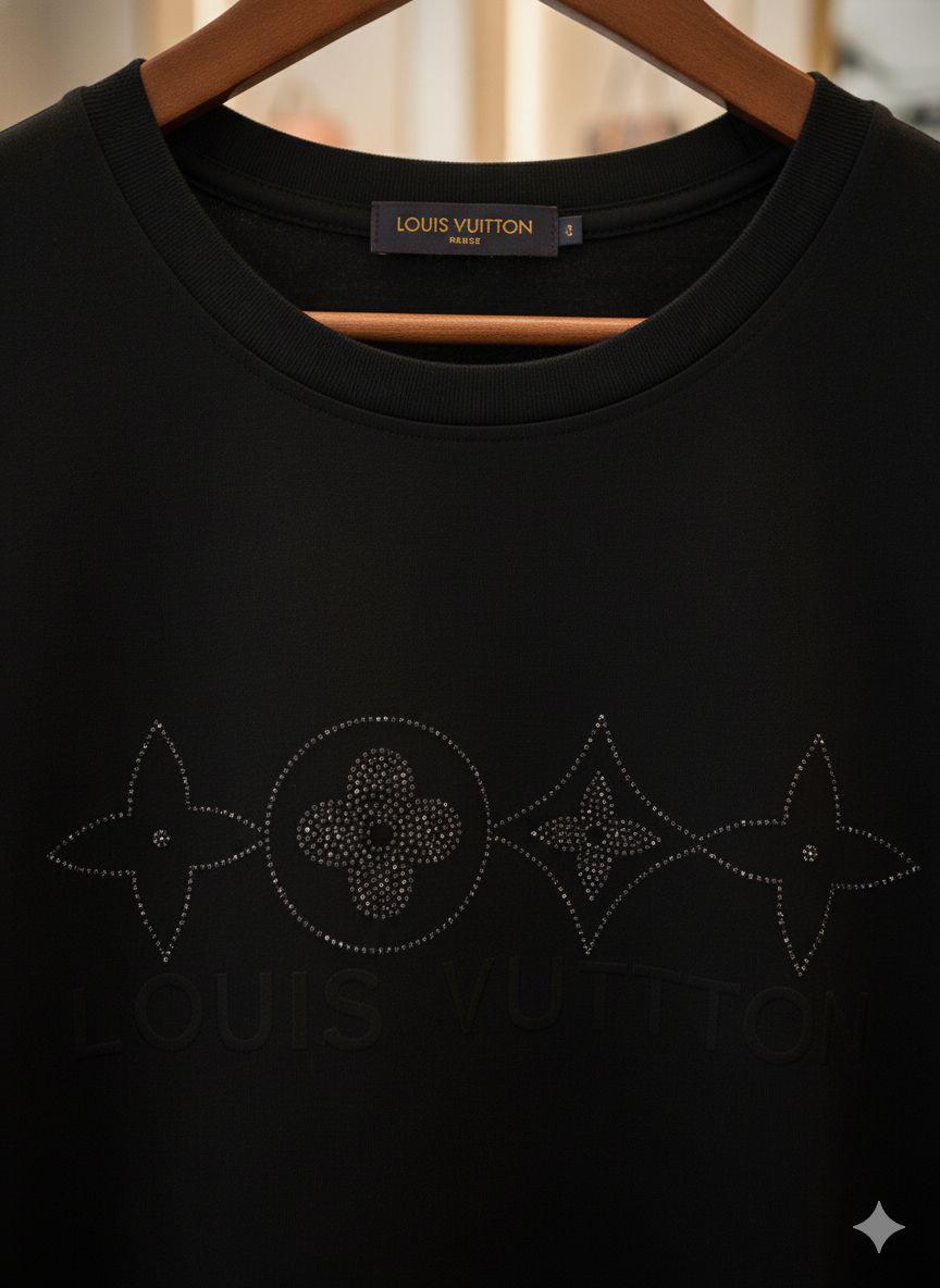 Women's Louis Vuitton black regular fit luxury T-shirt
