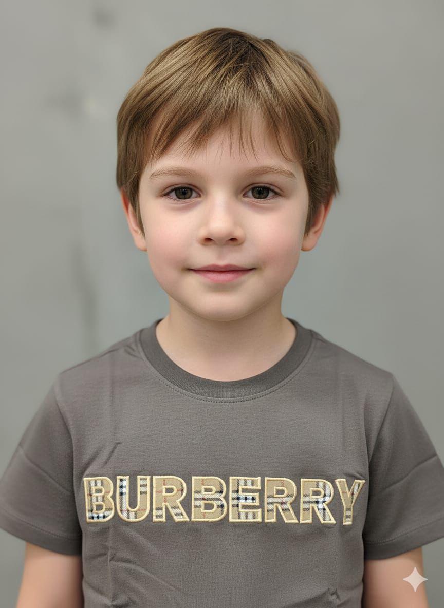 Burberry Kids Grey Tee – Patch Logo Close-up