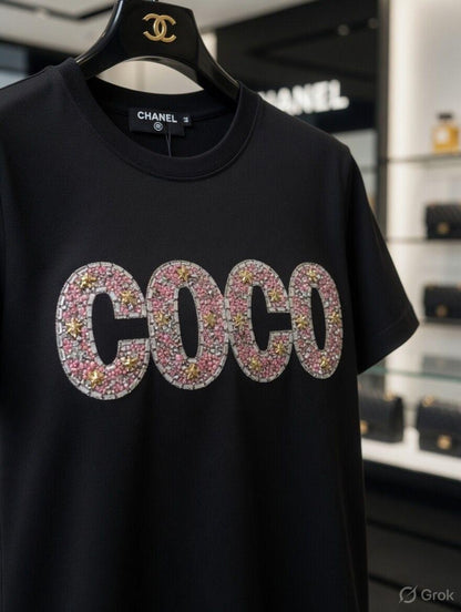 Women's Chanel black regular fit luxury T-shirt
