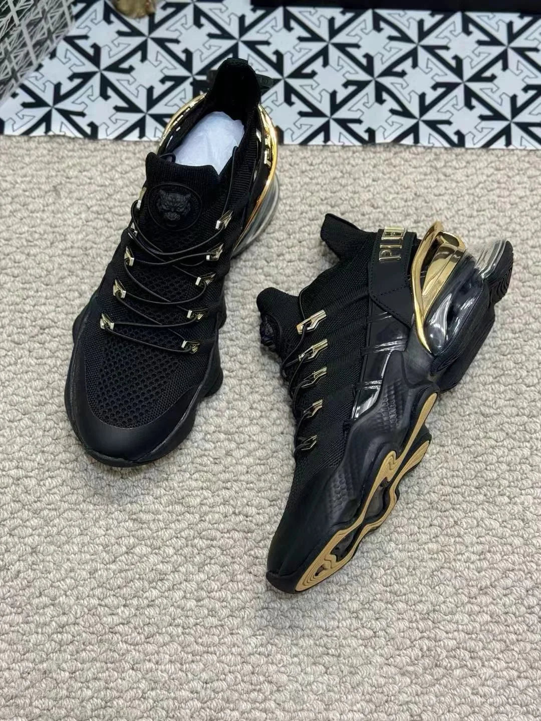 PHILIPP PLEIN || Plein Sport Tiger Attack Men’s Luxury Sneakers – Black & Gold Edition