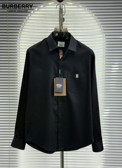 Burberry men's black cotton Oxford regular fit shirt with pocket logo
