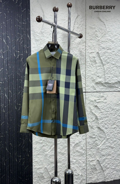 Burberry men's green premium cotton regular fit shirt with branded buttons