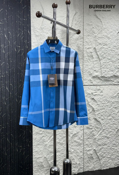 Burberry men's blue premium cotton regular fit shirt with branded buttons