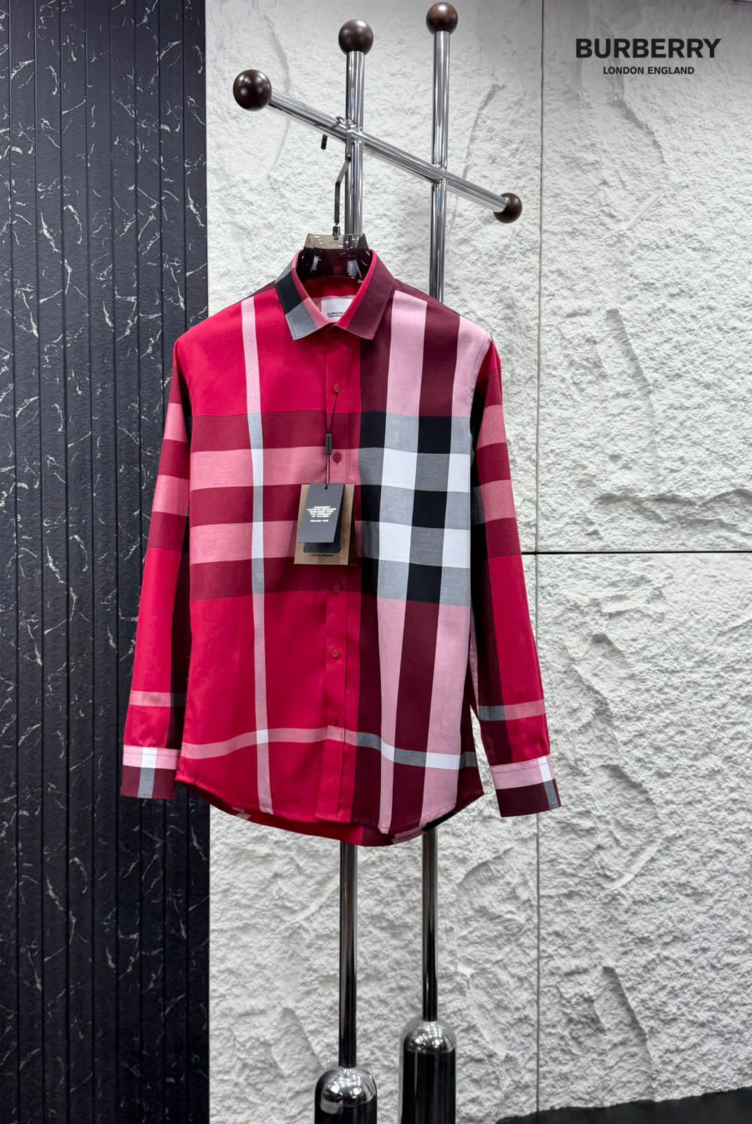 Burberry men's pink premium cotton regular fit shirt with branded buttons