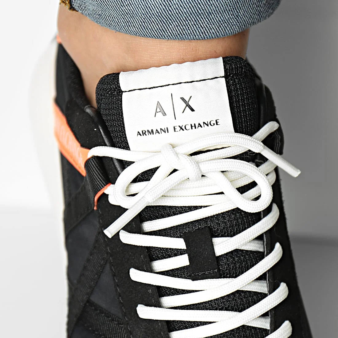 ARM*NI EXCH*NGE || Appliqué-Logo Orange Stripe Panelled Sneakers