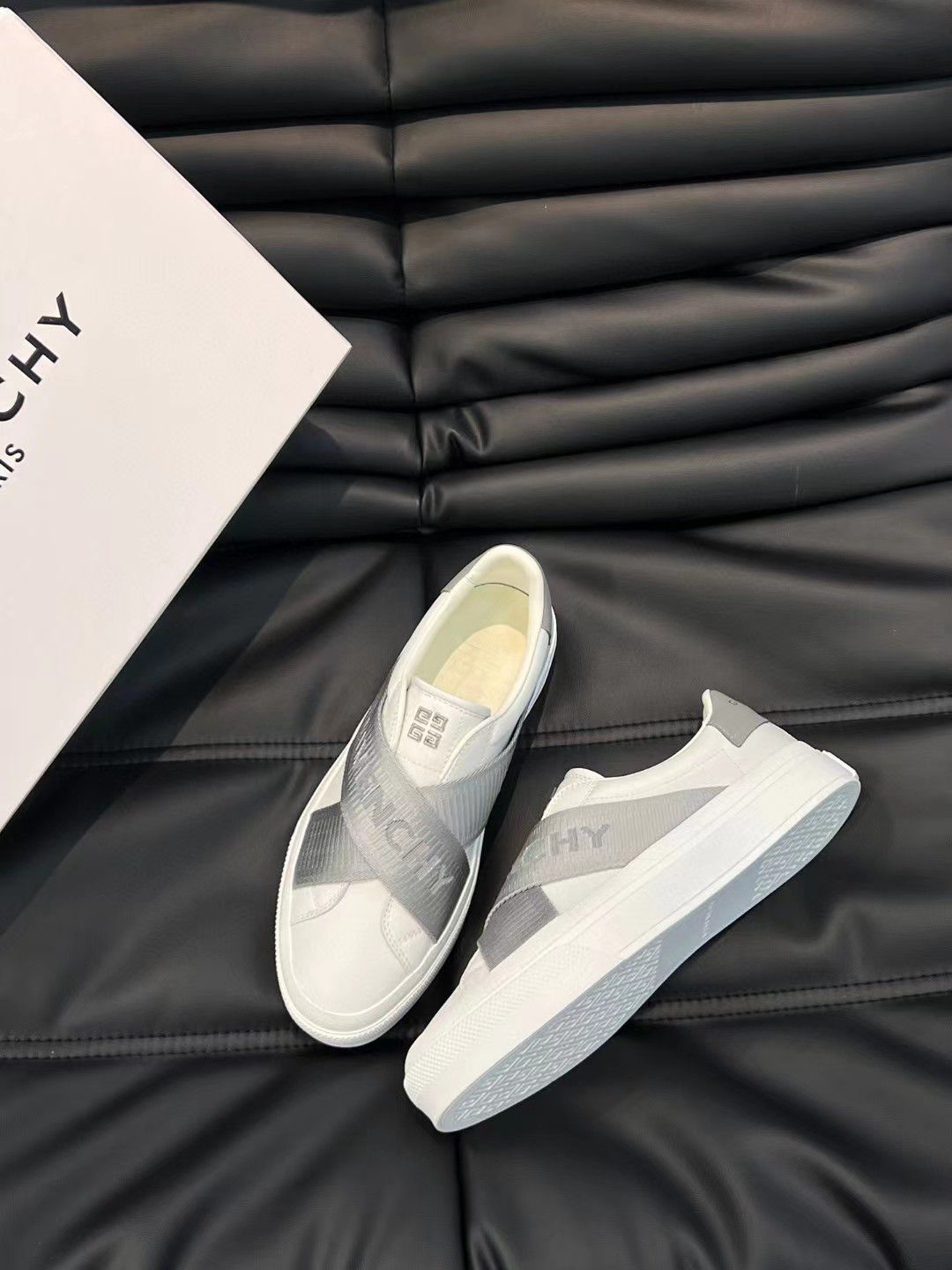 GIVENCHY CITY SPORT SNEAKERS - FASHION MYST 