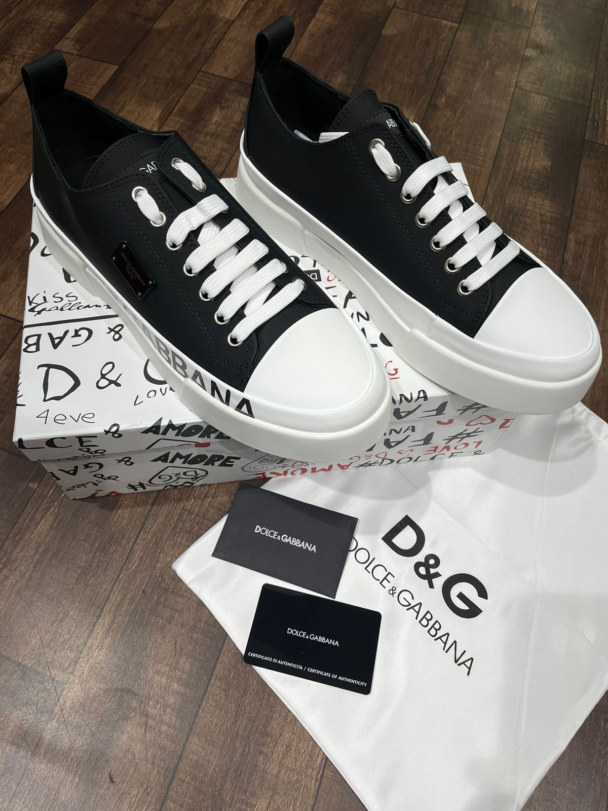 DOLCE & GABBANA || PORTOFINO LEATHER SNEAKERS WITH LOGO - FASHION MYST 