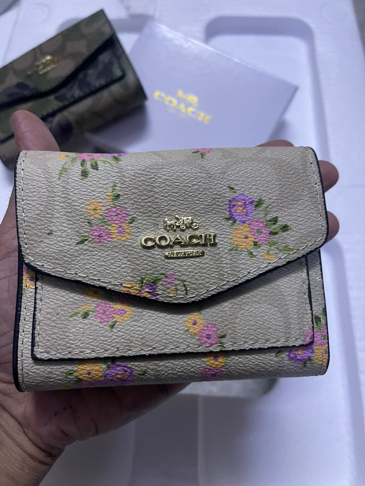 COACH Small Trifold Wallet With Lovely Flower Print - FASHION MYST 