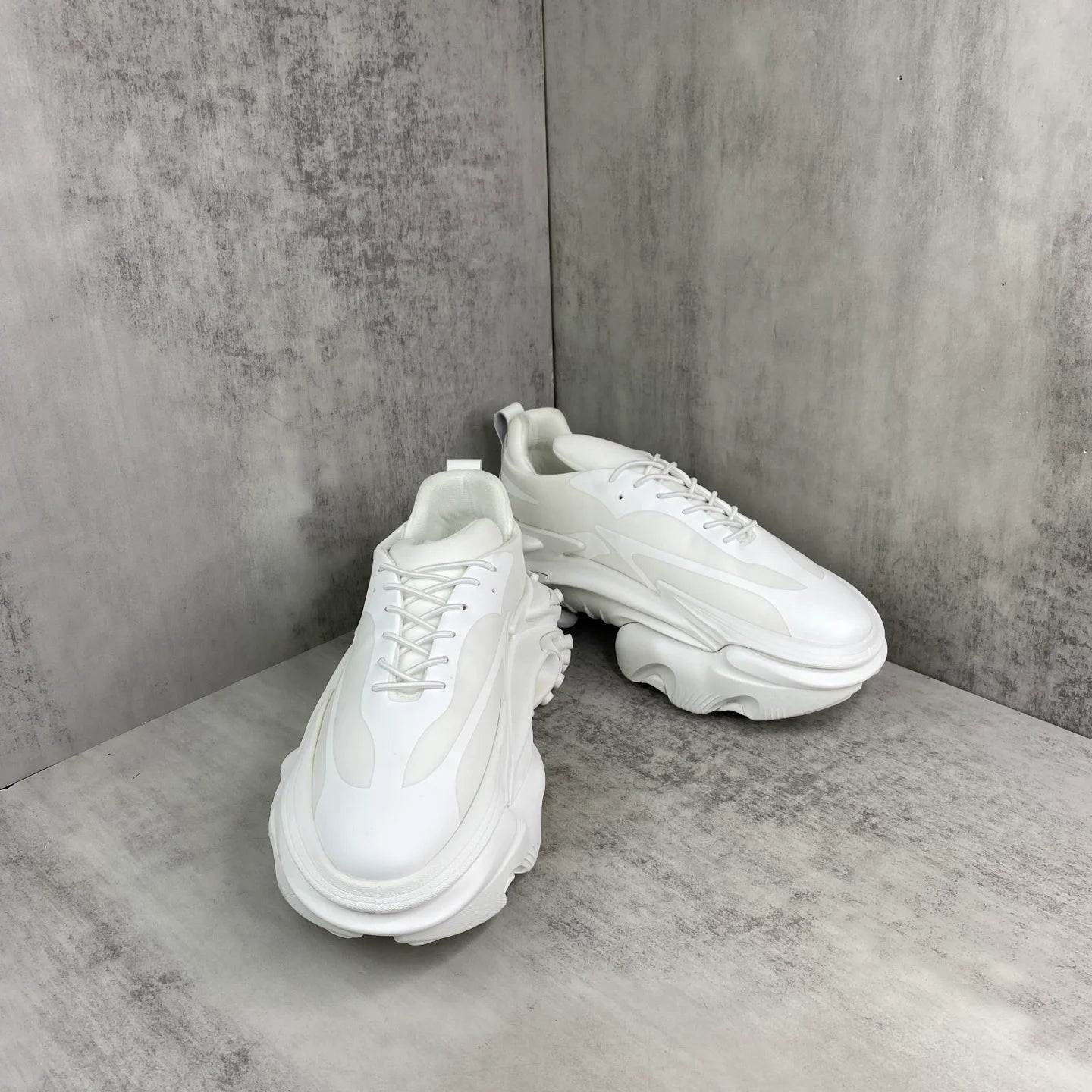 BALMAIN || Unicorn Low-Top Sneakers in Neoprene and Calfskin – Triple White