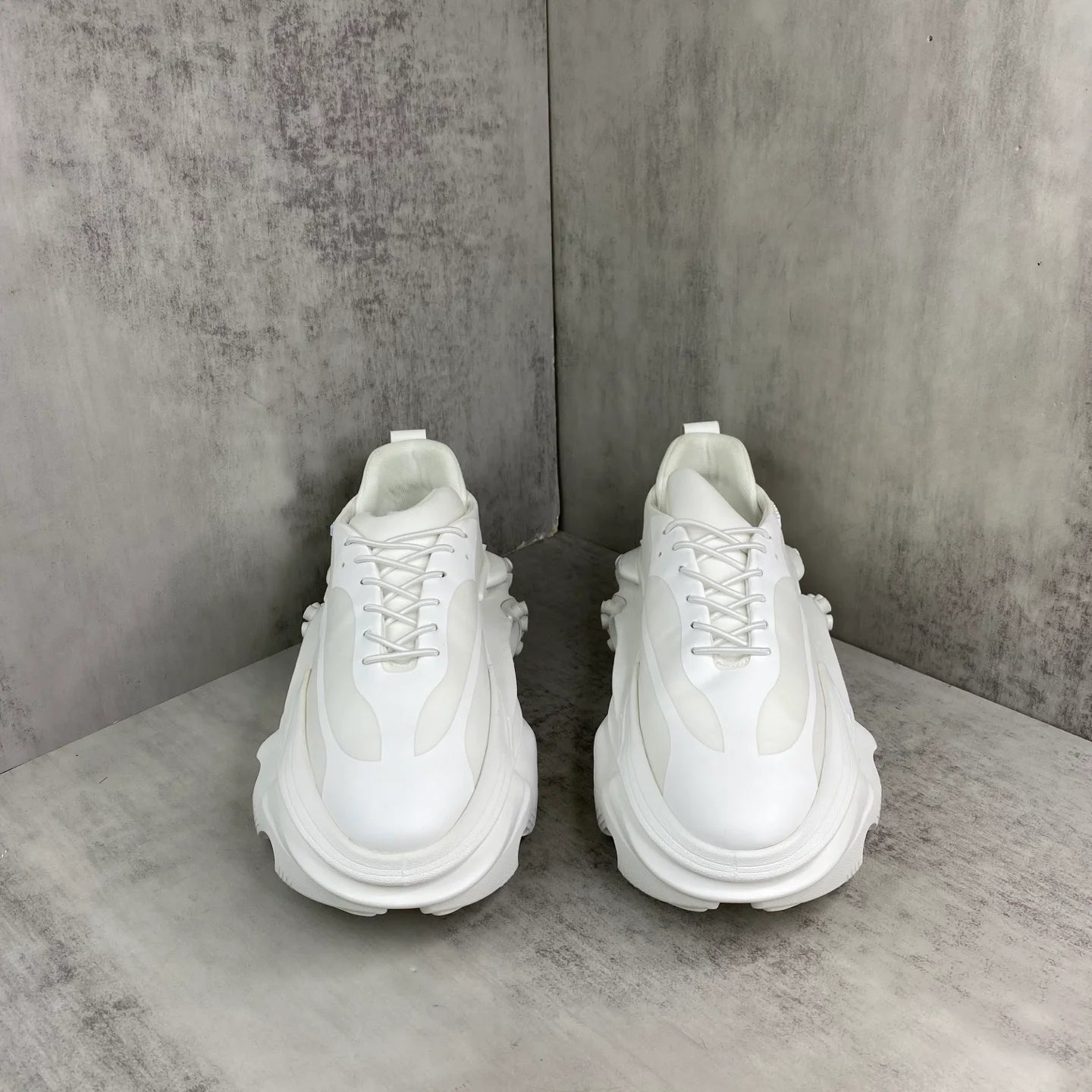 BALMAIN || Unicorn Low-Top Sneakers in Neoprene and Calfskin – Triple White