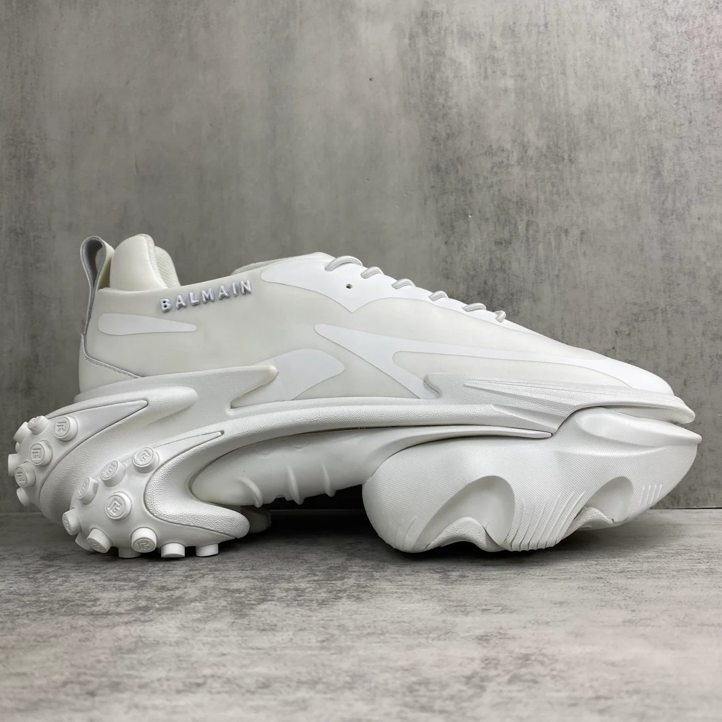 BALMAIN || Unicorn Low-Top Sneakers in Neoprene and Calfskin – Triple White