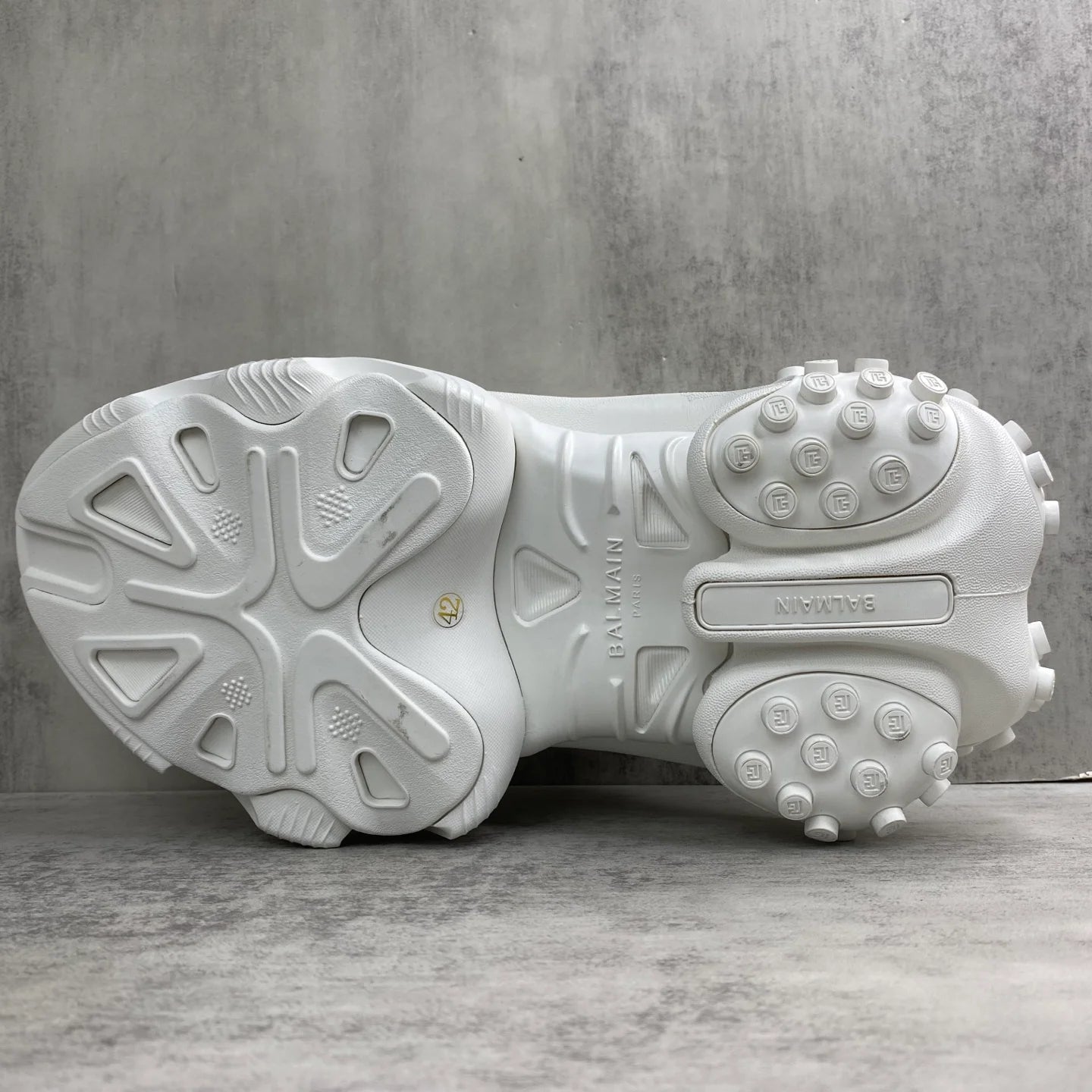 BALMAIN || Unicorn Low-Top Sneakers in Neoprene and Calfskin – Triple White