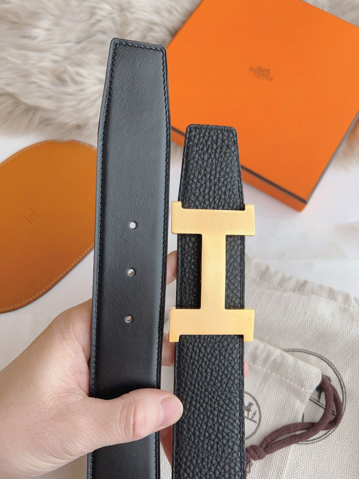 HERMES || Black Leather Constance Buckle Belt - FASHION MYST 