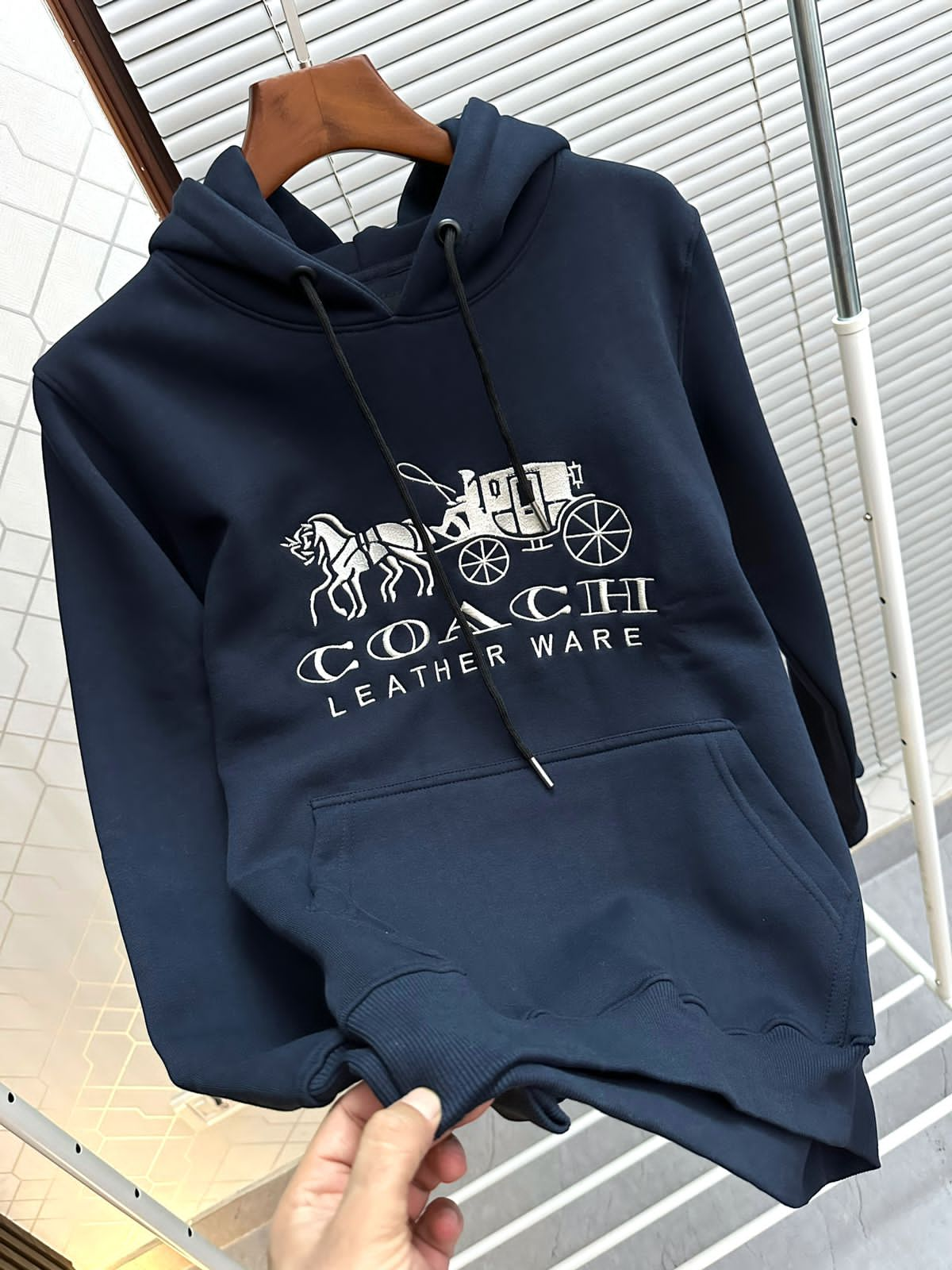 Horse And Carriage Hoodie In Organic Cotton - FASHION MYST 