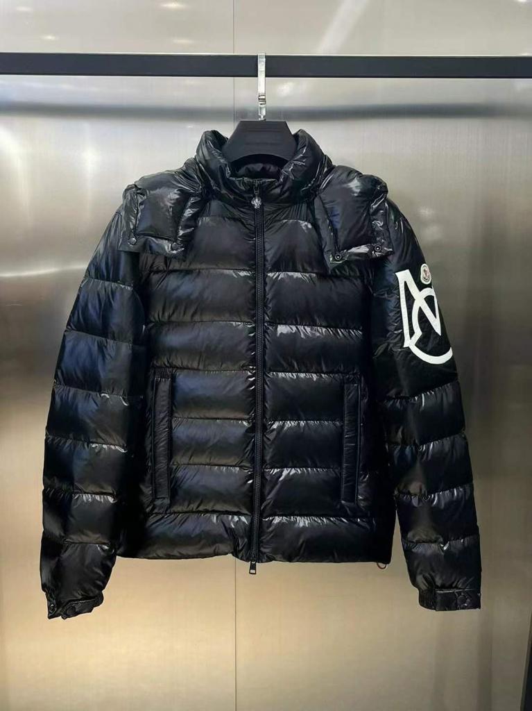 Moncler Saulx Down Jacket in Black for Men - FASHION MYST 