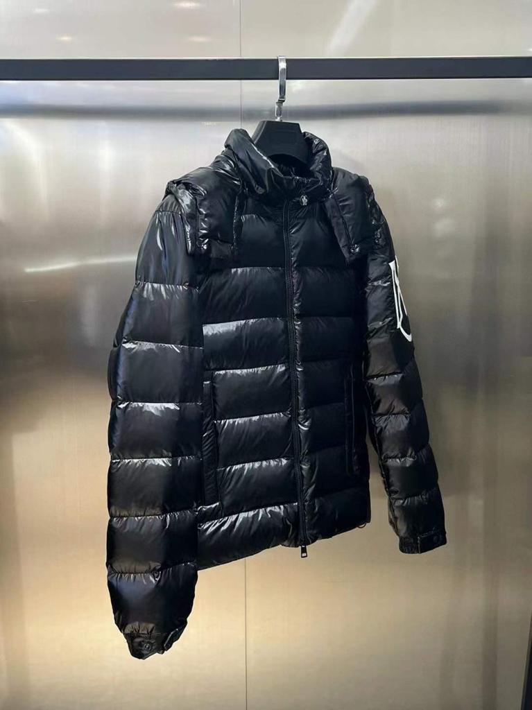 Moncler Saulx Down Jacket in Black for Men - FASHION MYST 