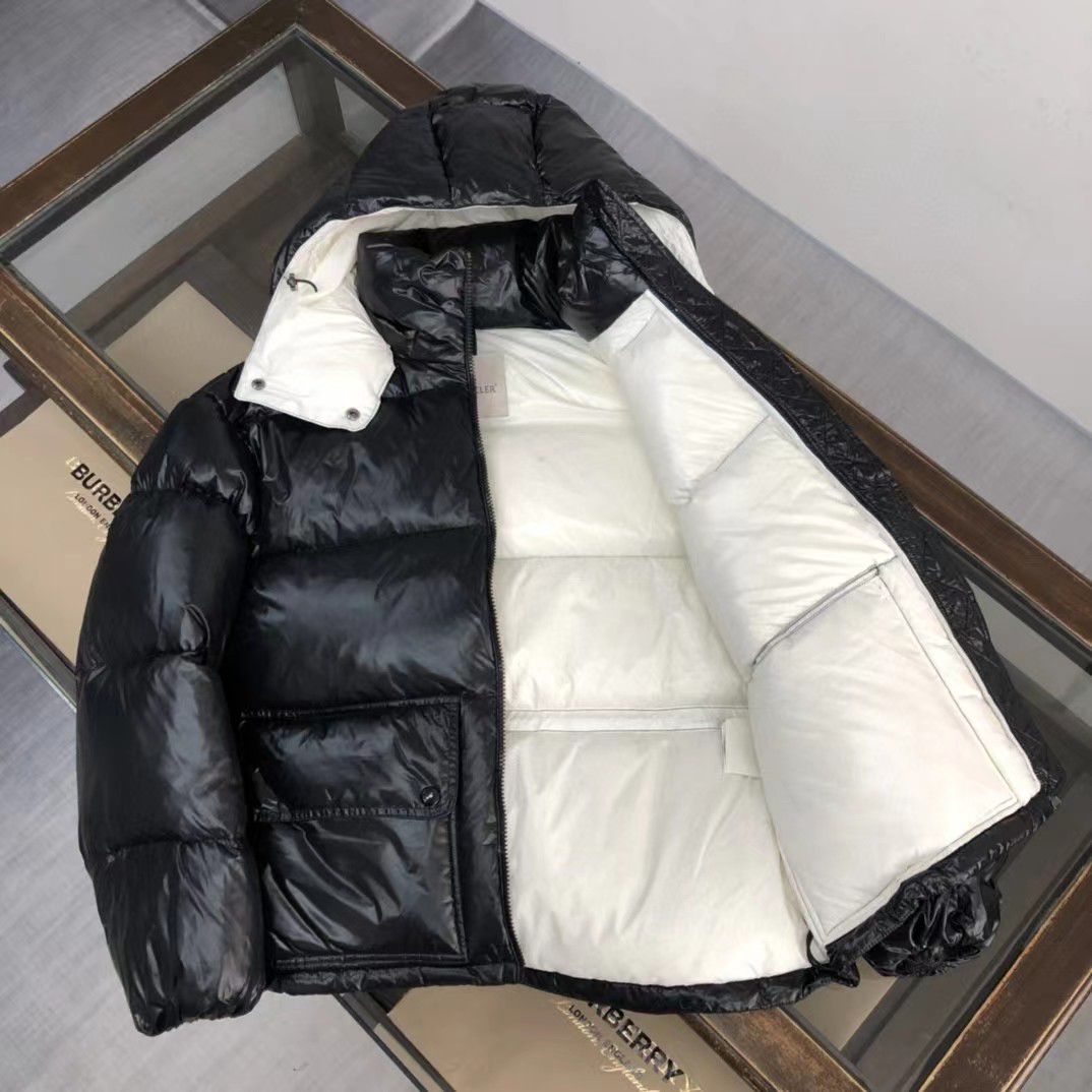 Moncler Vistule Short Down Jacket in Black - FASHION MYST 