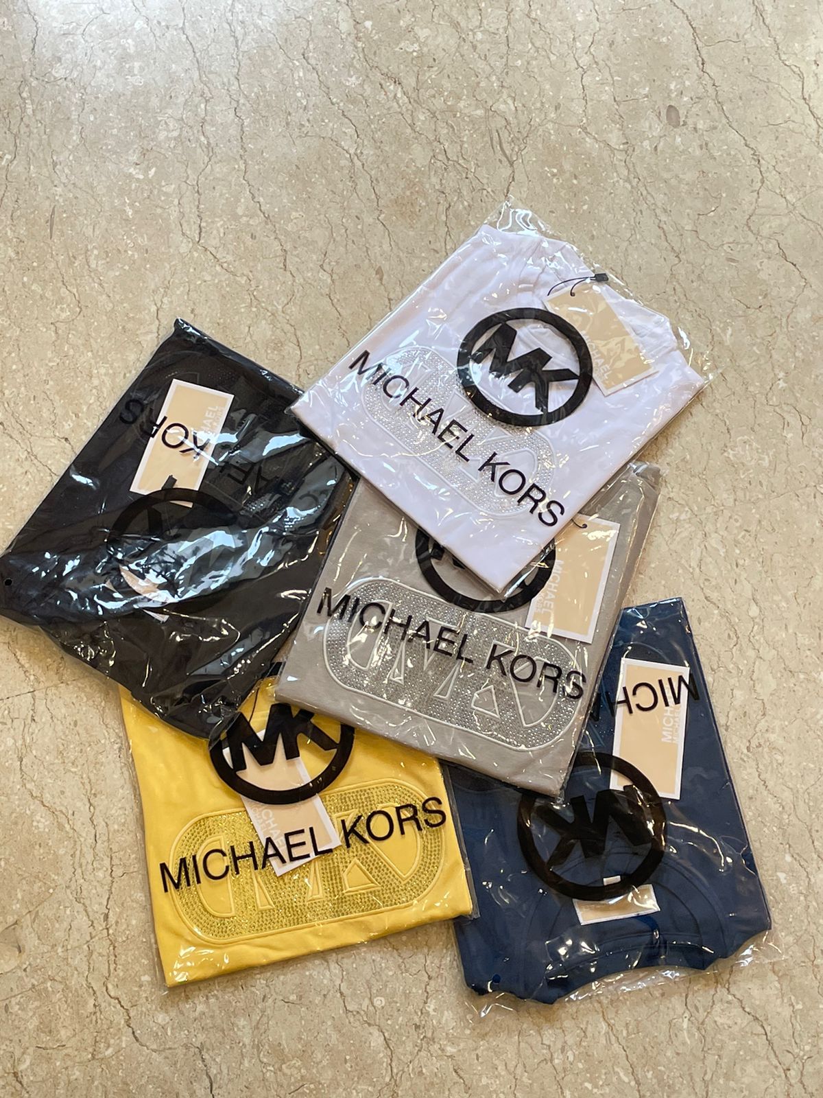 MICHAEL KORS || Empire Charm Girl Kids T-shirt - FASHION MYST 