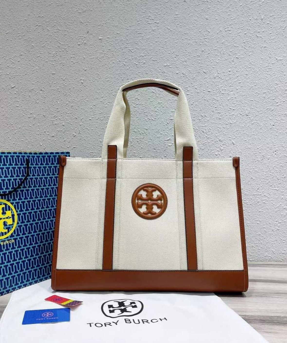 TORY BURCH || Medium Ella Tote Ladies Hand Bag - FASHION MYST 