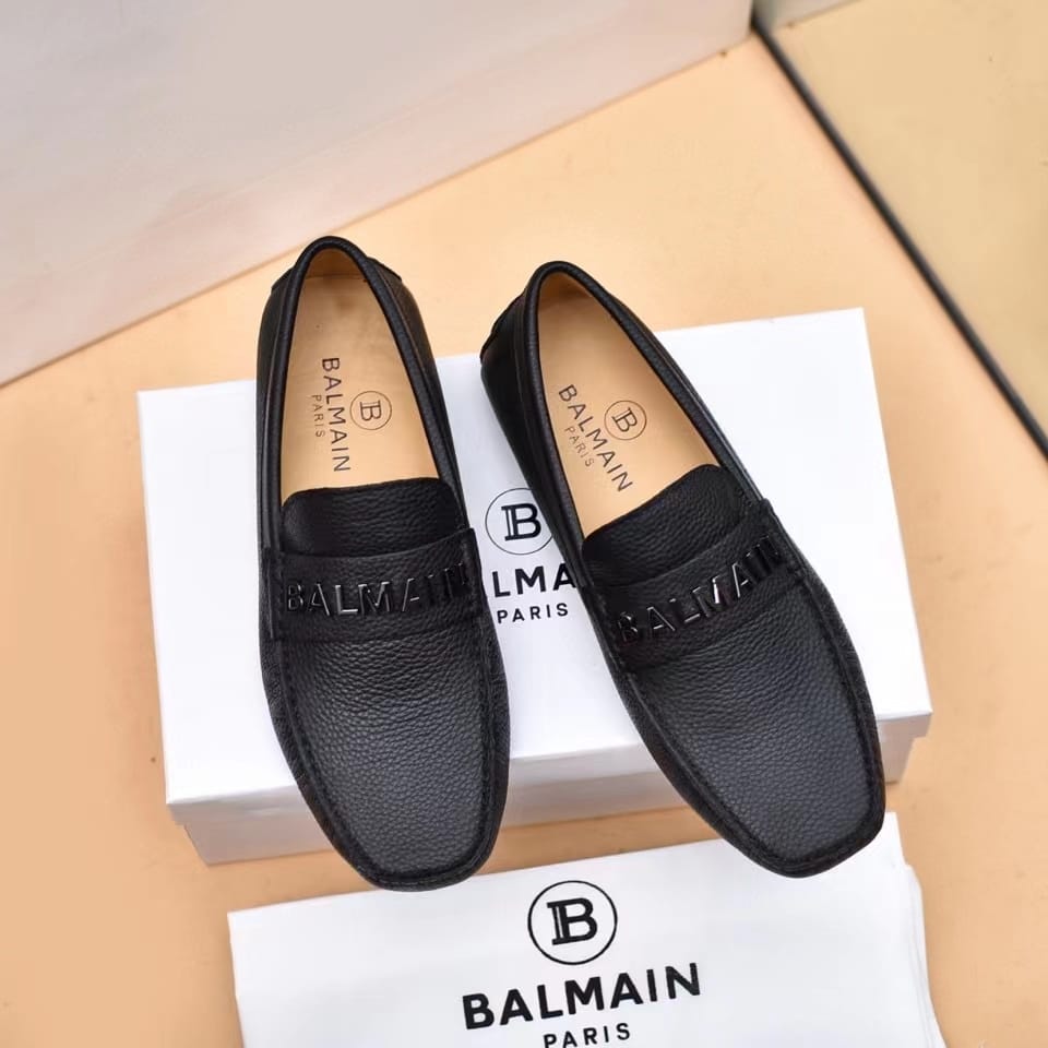 BALMAIN || Logo-Plaque Calf Leather Loafers / BLACK - FASHION MYST 