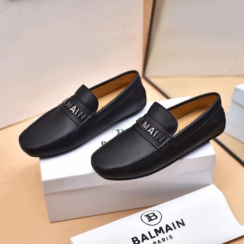 BALMAIN || Logo-Plaque Calf Leather Loafers / BLACK - FASHION MYST 