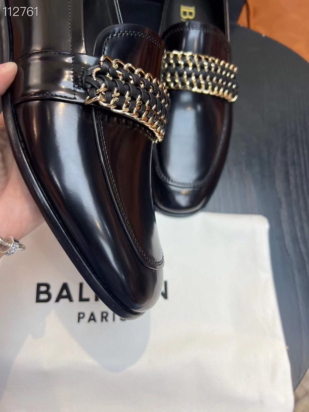 BALMAIN || NEW CHAIN DESIGN CALF LEATHER BALCK SHOES - FASHION MYST 