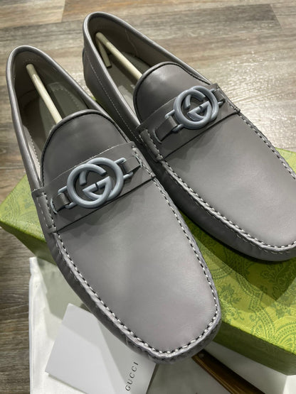 GUCCI || Men's Grey Interlocking G Driver Moccasins Calf Leather Loafer - FASHION MYST 