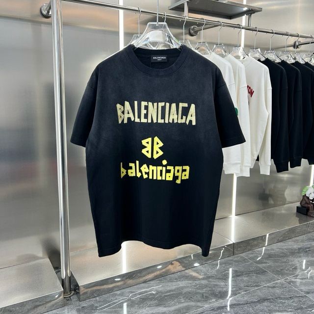 BALENCIAGA || Oversize Tape Logo Crewneck T-Shirt - FASHION MYST 