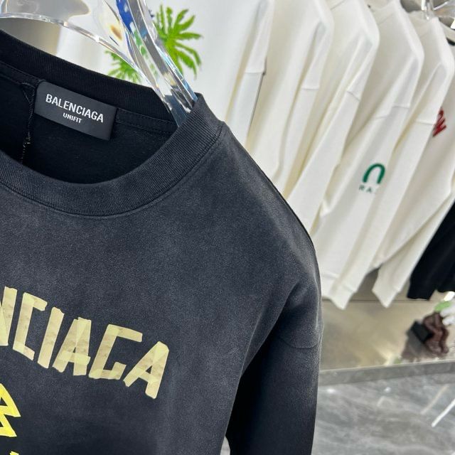 BALENCIAGA || Oversize Tape Logo Crewneck T-Shirt - FASHION MYST 