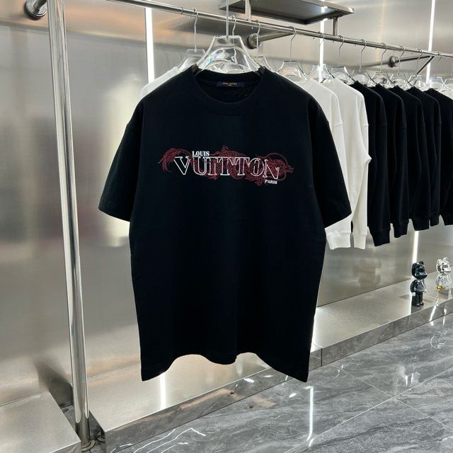 LOUIS VUITTON || Dragon Vintage Letter Print Black T-Shirt - FASHION MYST 