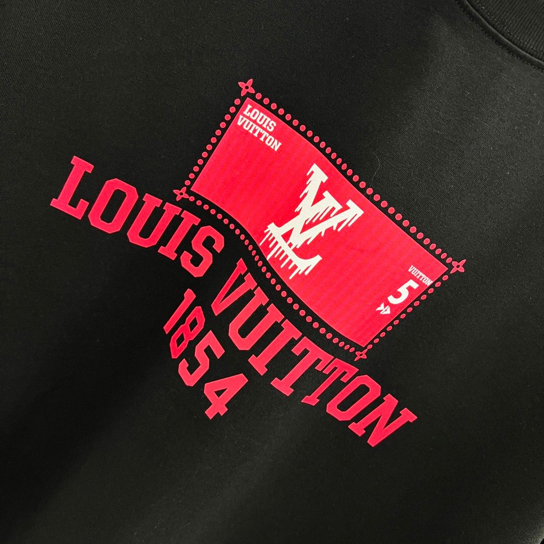 LOUIS VUITTON || Drop Shoulder T-Shirt Exudes Luxury And Sophistication / BLACK - FASHION MYST 