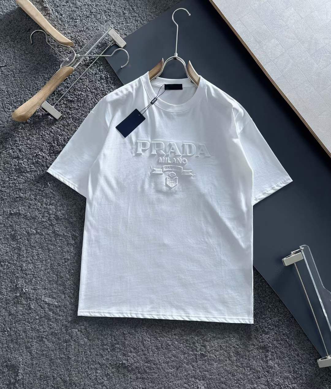 PRADA || 3D Logo Cotton-Blend T-Shirt | FASHION MYST