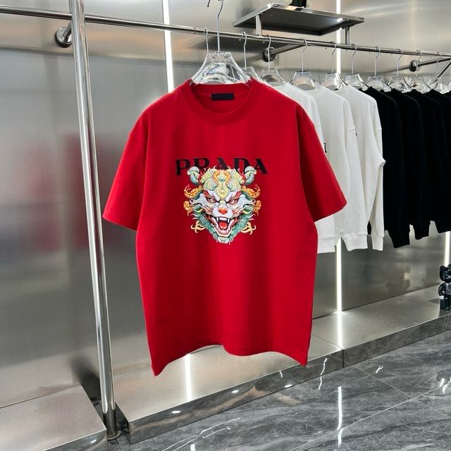 PRADA || PREMIUM DRAGON LOGO PRINT RED T-SHIRT - FASHION MYST 