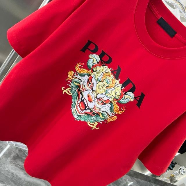 PRADA || PREMIUM DRAGON LOGO PRINT RED T-SHIRT - FASHION MYST 