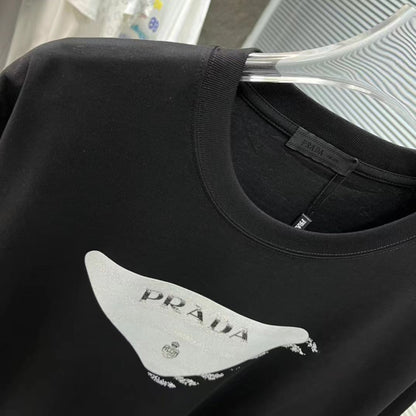 PRADA || STRIPED BIG LOGO T-SHIRT - BLACK - FASHION MYST 