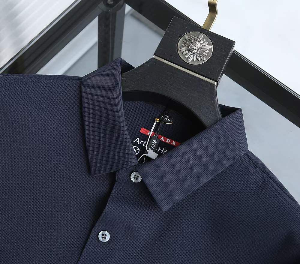 Buy-Prada || Men's Black/Navy Blue Solid Regular Fit Shirt