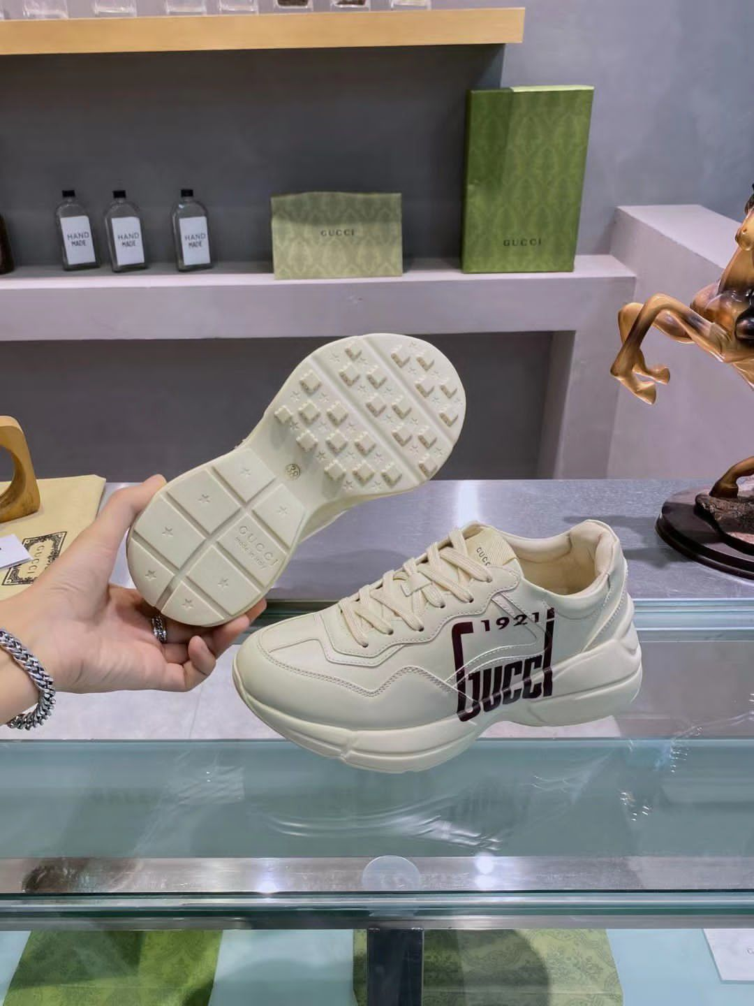 GUCCI || GG Rhyton Street Style Logo Outlet Sneakers - FASHION MYST 