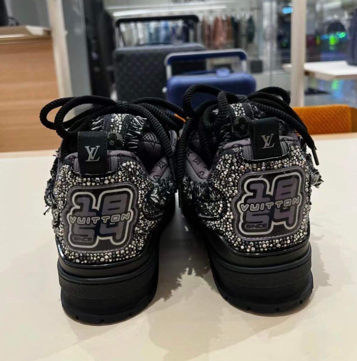 Louis Vuitton Skate Sneaker || BLACK – FASHION MYST