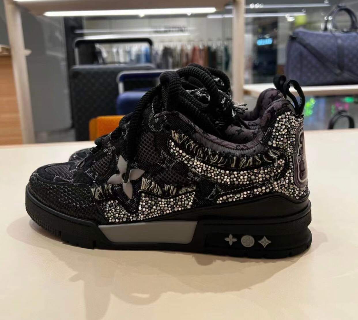 Louis Vuitton Skate Sneaker || BLACK - FASHION MYST 