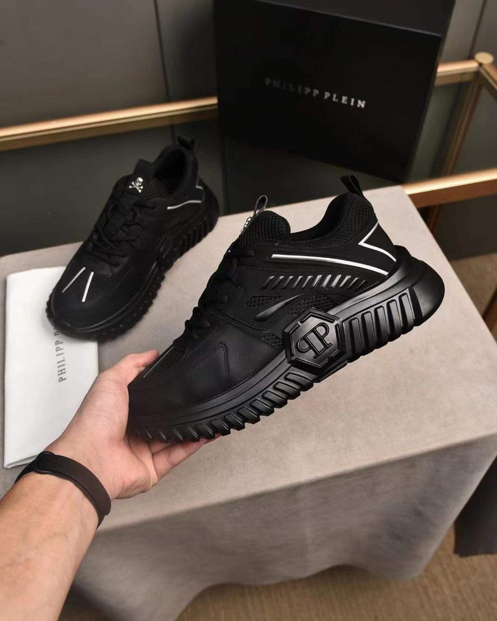 PHILIPP PLEIN RUNNER HEXAGON SNEAKER || BLACK - FASHION MYST 