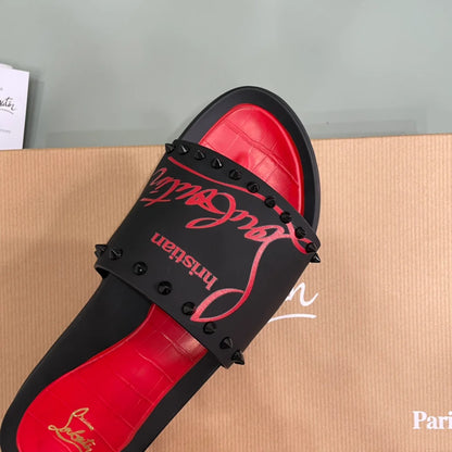 CHRISTIAN LOUBOUTIN || Loubi Flip Spikes Black/Red Slides – Luxury Men’s Rubber Sandals