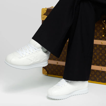 LOUIS VUITTON || LV Buttersoft Sneaker - White Leather Luxury Footwear