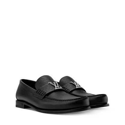 LOUIS VUTTON || Major Loafer in Grained Calf Leather with Silver LV Initials