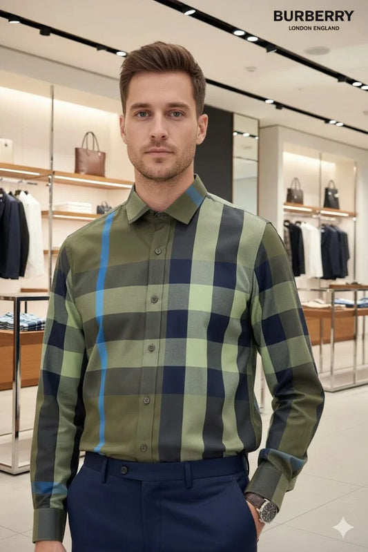 BURBERRY || Men's Oversized Check Cotton Poplin Shirt in Ivy Green