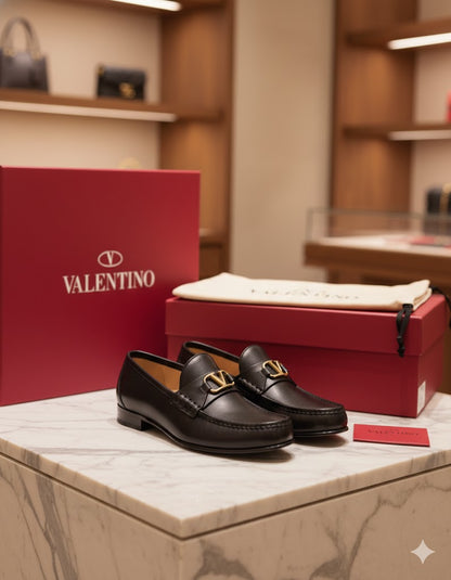 VALENTINO GARAVANI || VLogo Signature Leather Loafers in Black