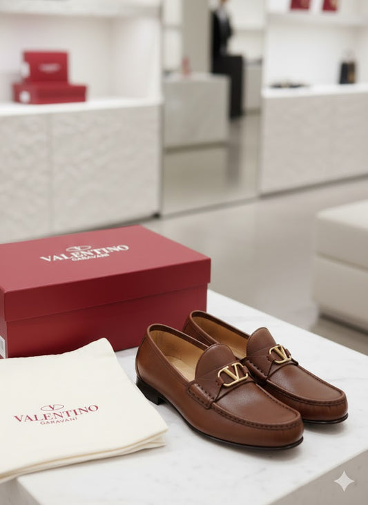 VALENTINO GARAVANI || VLogo Signature Leather Loafers in Brown