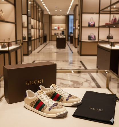 GUCCI || Screener Sneakers in GG Supreme Canvas and Beige Leather with Signature Green & Red Web Stripe