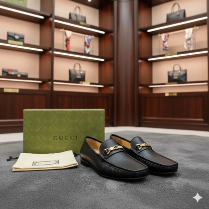GUCCI || Black Grained Leather Moccasin with Gold-Tone Hardware